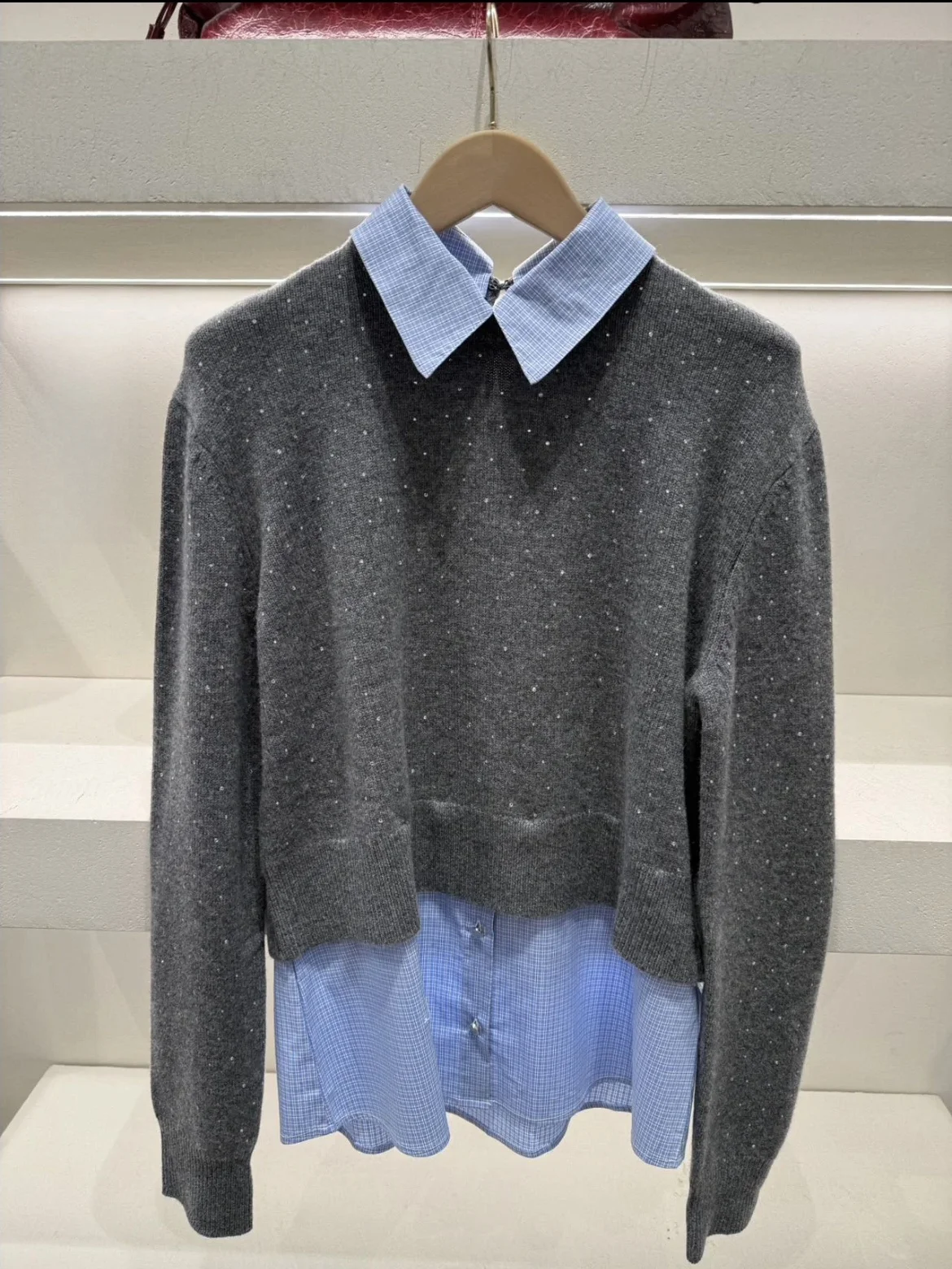 

Heidd Early Spring 2026 Striped Shirt Patchwork Hotfix Rhinestone Grey Knitted Sweater Casual Style Medium Softness V-Neck Lo...