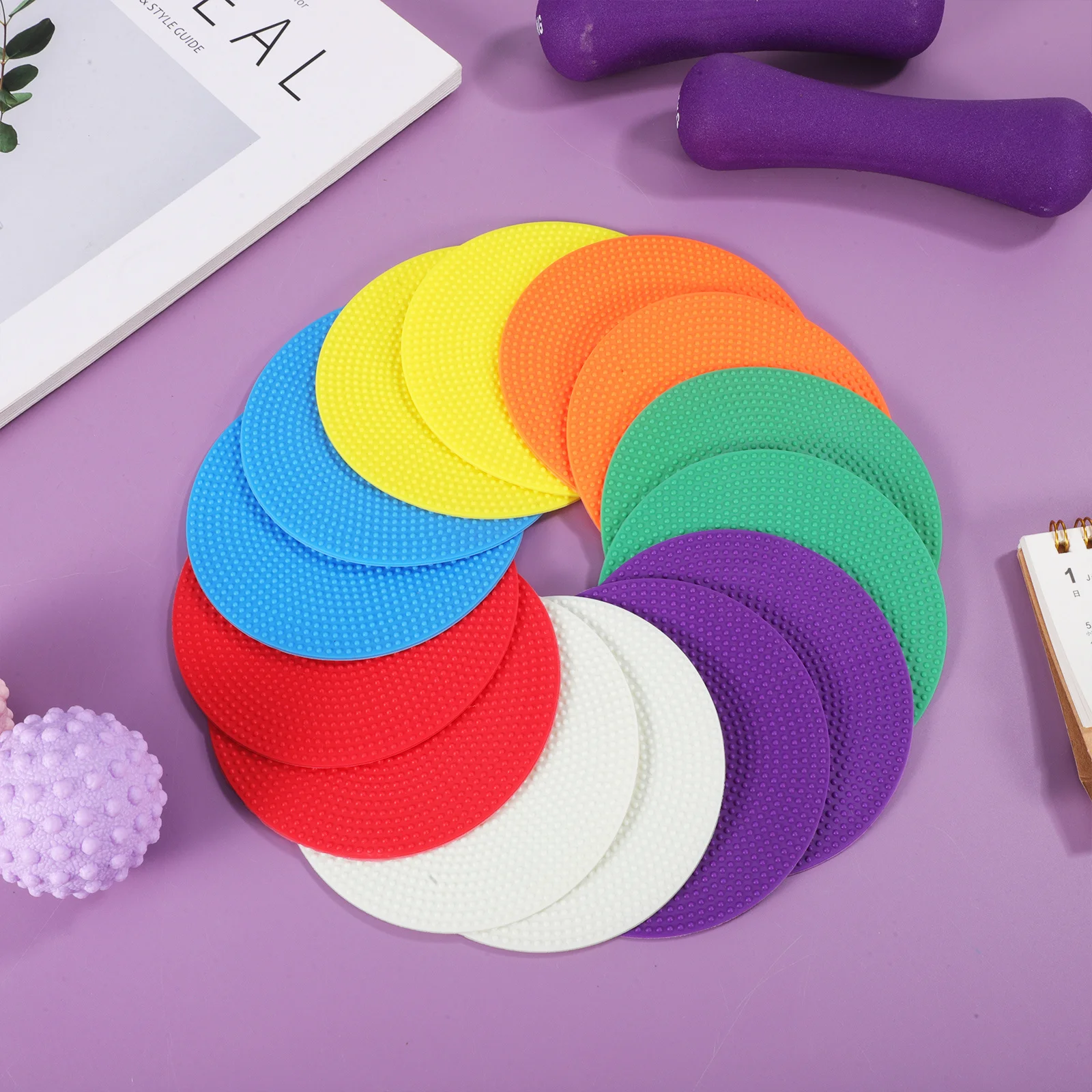 14 قطعة أقراص وضع علامات على الطائرة بقع أرضية مستديرة لمعدات تدريب خفة الحركة الرياضية وكرة السلة وممارسة الفصول الدراسية وصالة الألعاب الرياضية