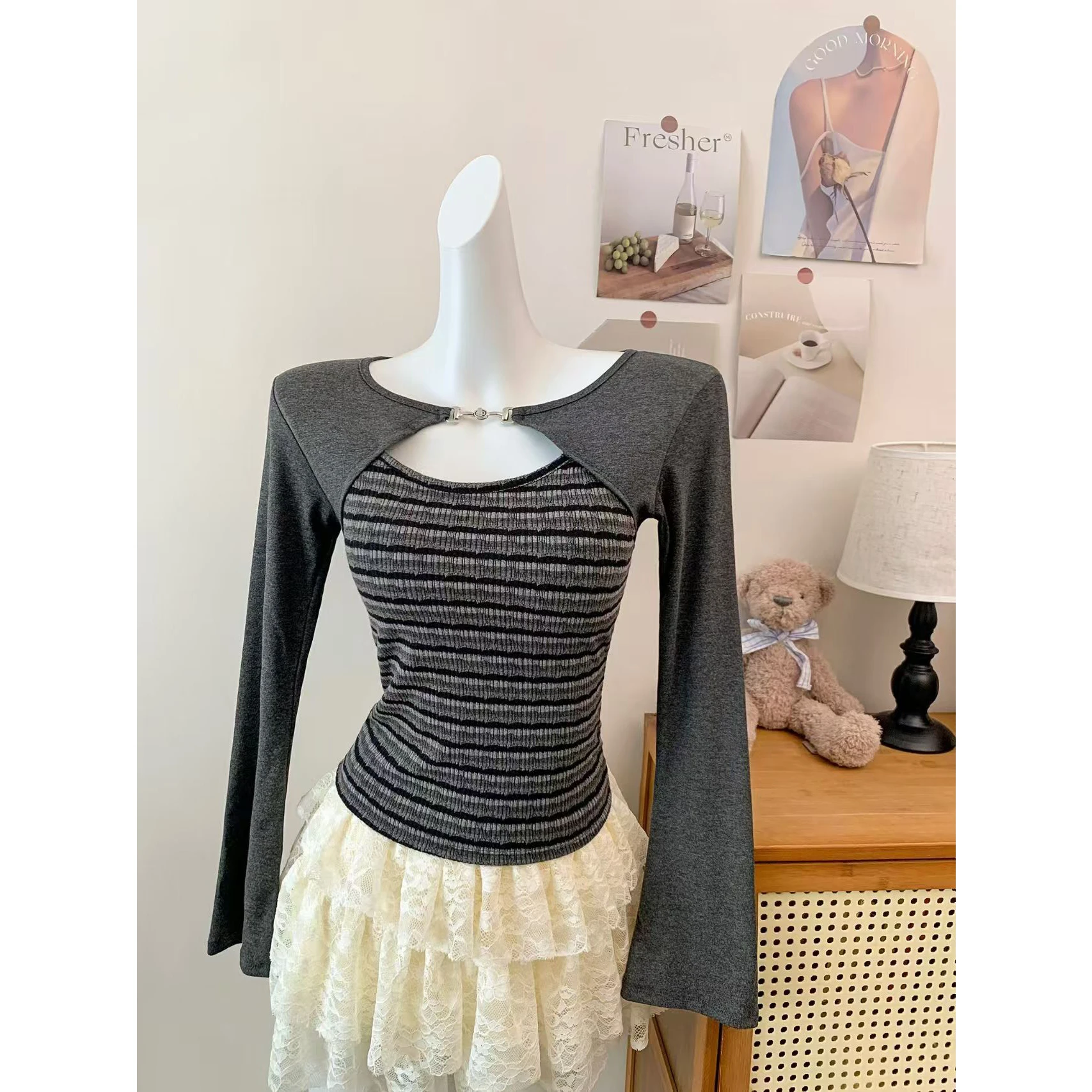 Sexy American Style Striped Long Sleeve T-Shirt Women's Slim Fit Base Layer Top with Chest Pad Autumn Fashion City Walk