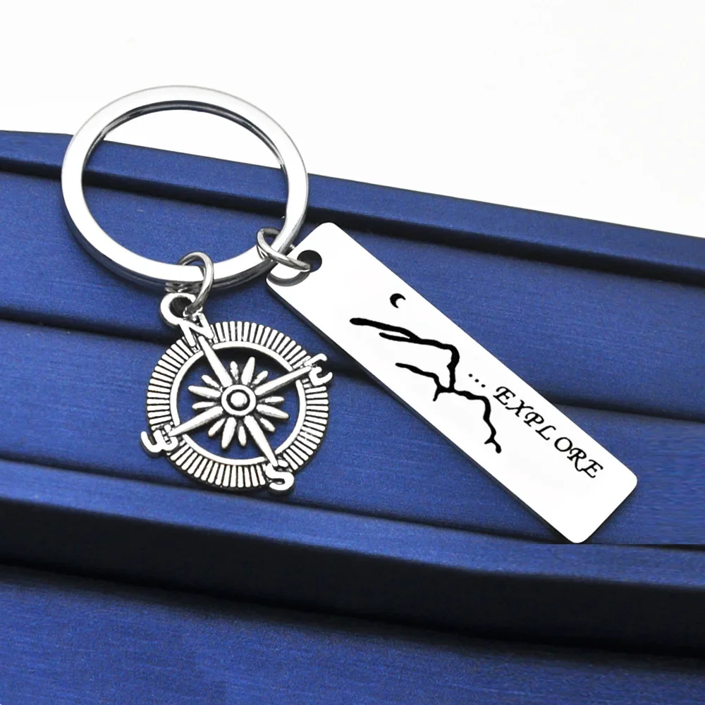 Metal Motivational Mountaineer Gift Explore Climbing Mountain Lover Explorer Keychain Present Teenageer Bag Souvenir