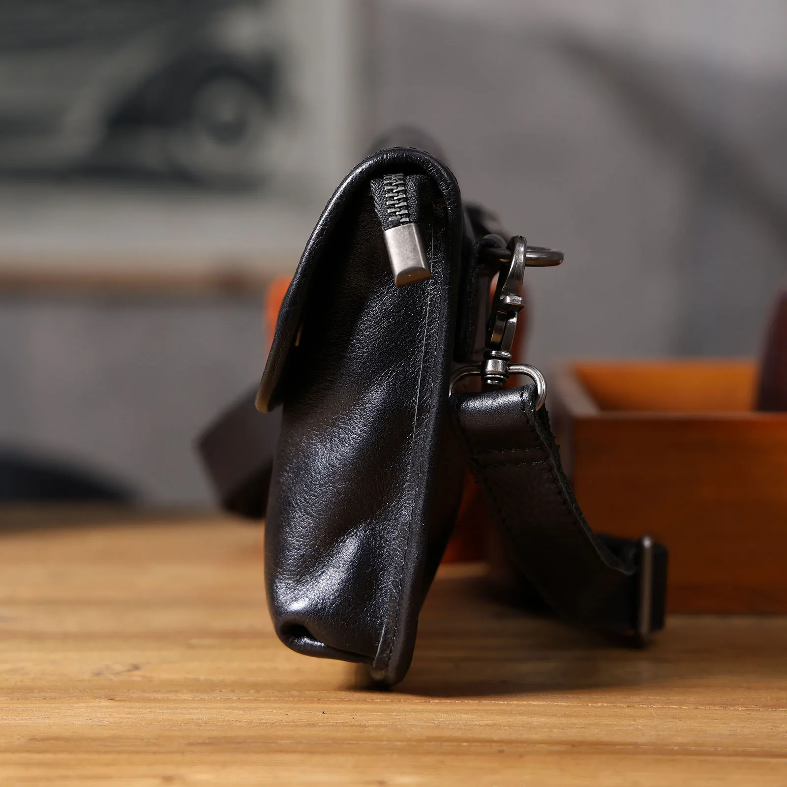 S.WORKER Herren-Umhängetasche aus echtem Leder, Umhängetaschen, einfache Umhängetasche aus Rindsleder, pflanzlich gegerbtes Oberleder, modisch, lässig – Detail 9