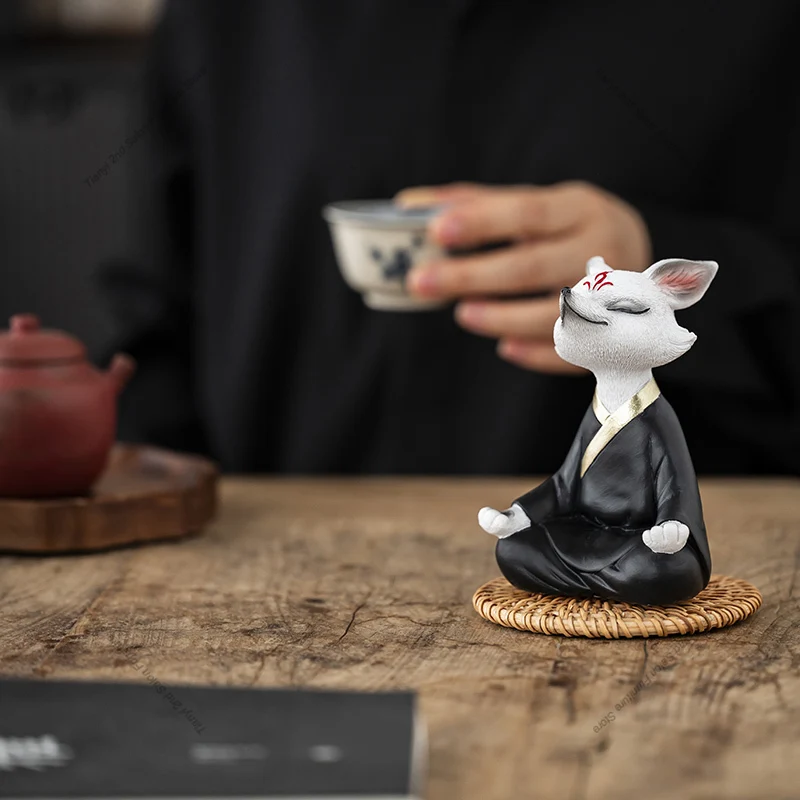 Nordic White Nine-Tailed Fox Resin Figurine Decor