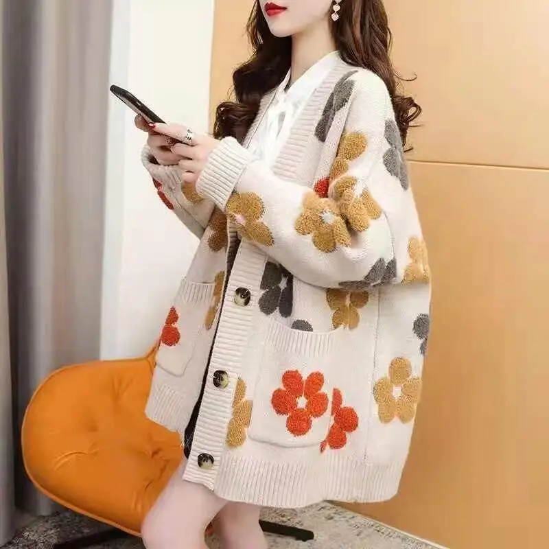 

Autumn 2024 New Women's Sweater Jacquard with Loose Knit Cardigan V-neck Coat Women's Blouse Joker