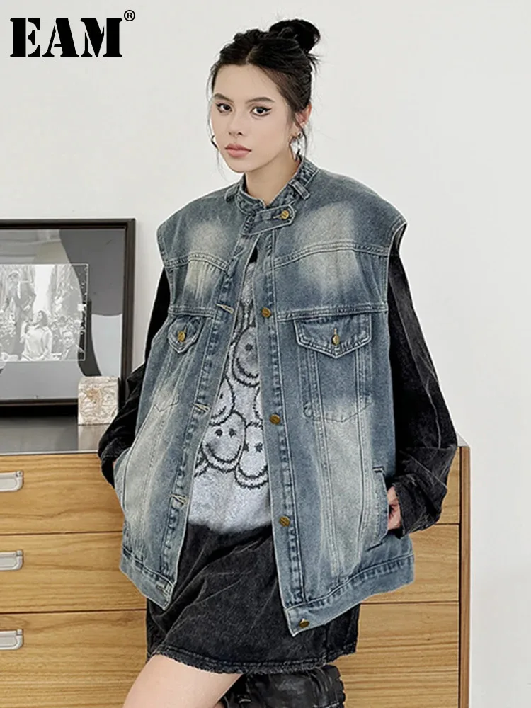 [EAM] Women Blue Denim Pocket Big Size Backless Vintage Vest New Stand Collar Sleeveless Fashion Tide Spring Autumn 2025 1DH7150