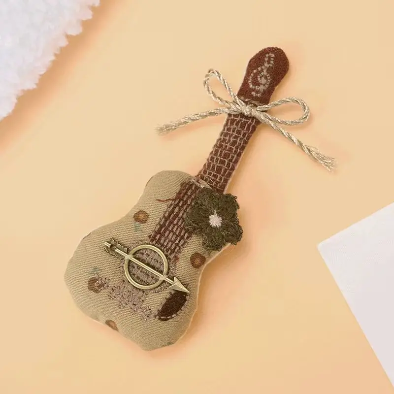 Fabric Brooch New Versatile Cartoon Cute Animal Shape Rabbit Bear Cat Pin for Bag Clothing Decoration Premium Soft Mini Handmade