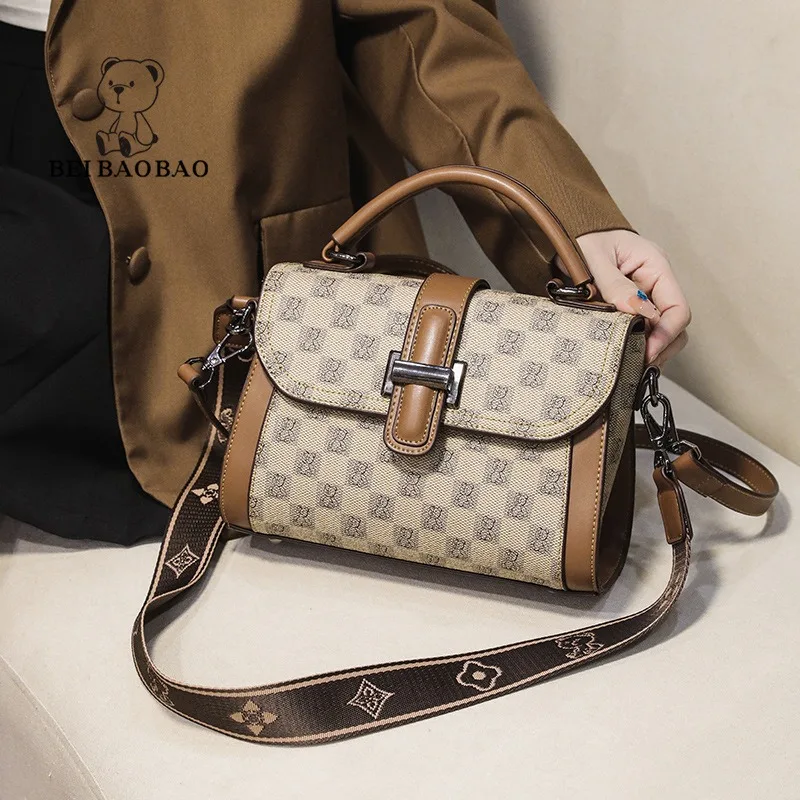 High End Women's Bag 2024 New Bear Pattern Design Handbag Small Square Bag Fashion Stylish Single Shoulder Bag Crossbody Bags