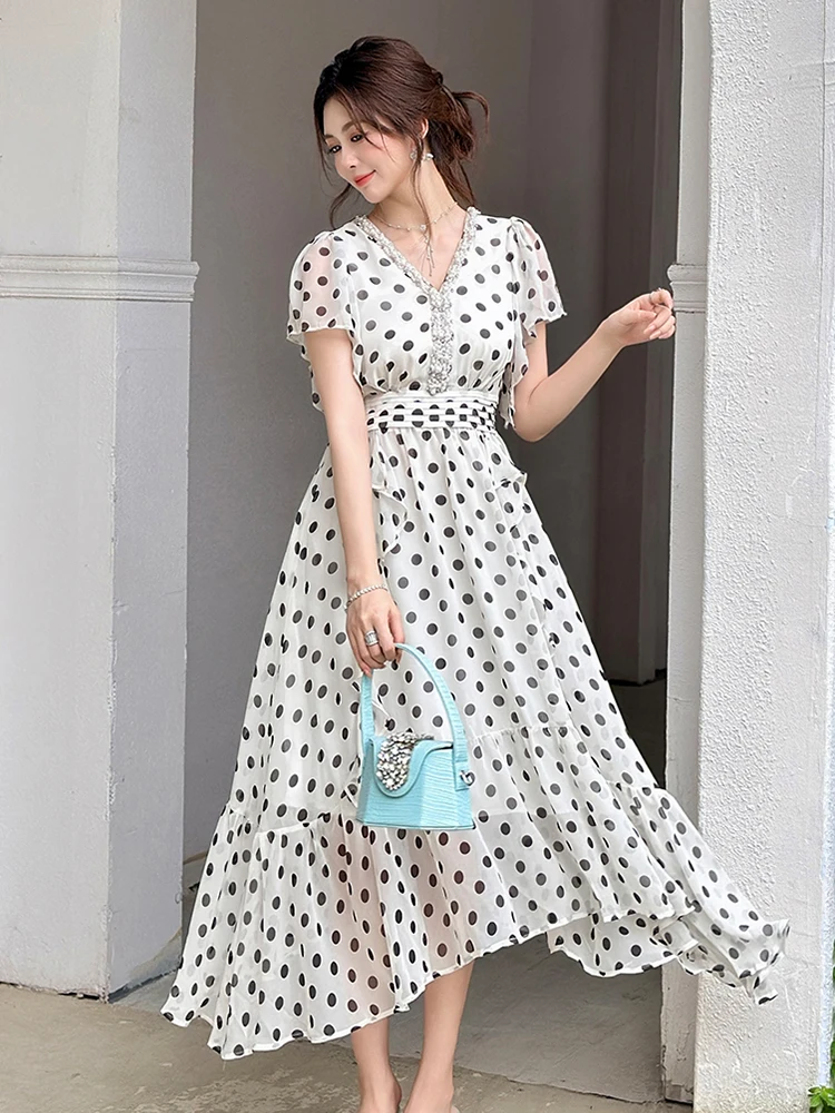 ชุดเดรสยาวทรงไม่สมมาตรหรูหราสำหรับผู้หญิง ดีไซน์เก๋ไก๋ ประดับด้วยลายจุด มุก เพชร ระบายพลิ้วไหว เหมาะสำหรับงานปาร์ตี้หรืองานพรอม