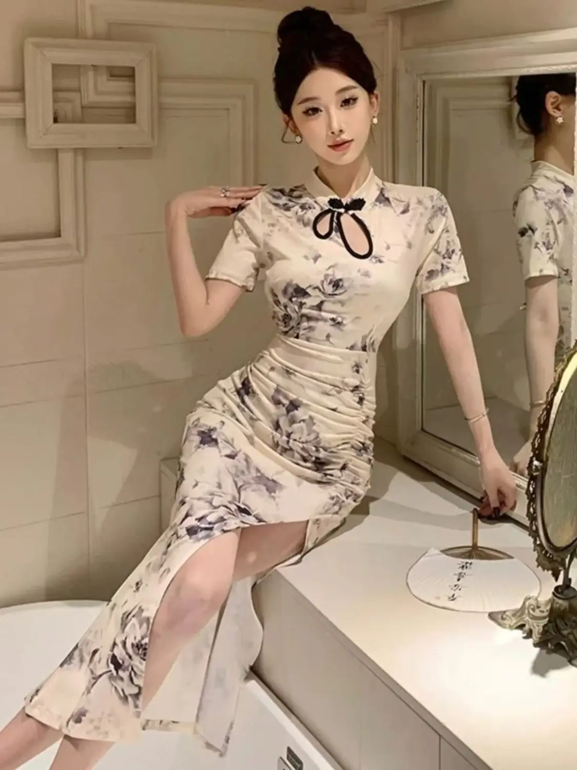 فستان شيونغسام نسائي عتيق لوكس تشيباو 2025، فستان عرقي عصري بقصة ضيقة للنساء الشابات