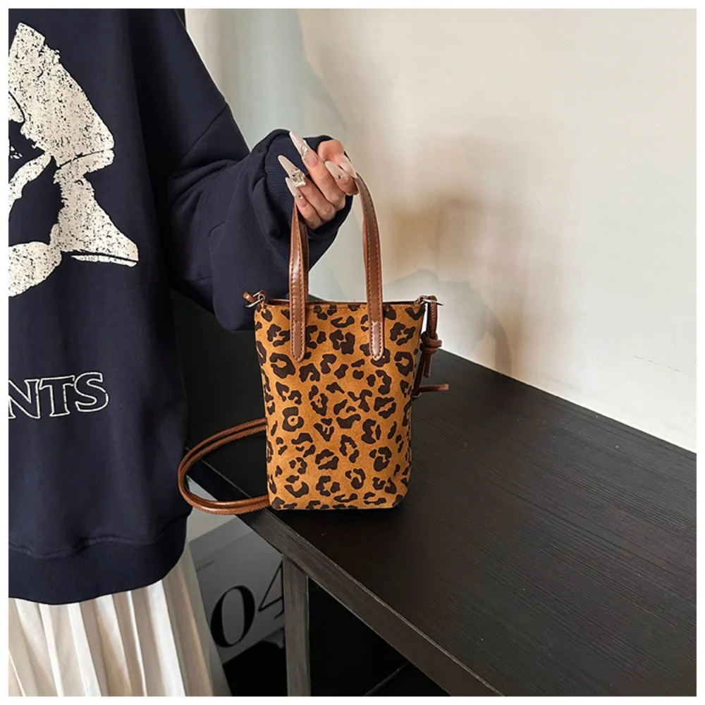 

Модная женская сумка-тоут с леопардовым принтом, модная темпераментная сумка через плечо в стиле ретро, большая вместительная квадратная сумка для телефона из искусственной замши