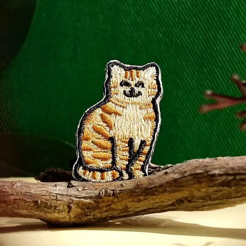 Wholesale Hot-Press Seamless Embroidered Fabric Patches, DIY Cute Patch Appliques, Cartoon Cat and Dog Iron-On Repair Patches