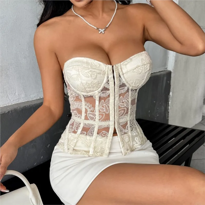 セクシーなレース中空アウト包帯スリムウエストベスト女性ストラップレスシースルーパーティートップ 2025 夏の女性のシックな leeveless ストリート