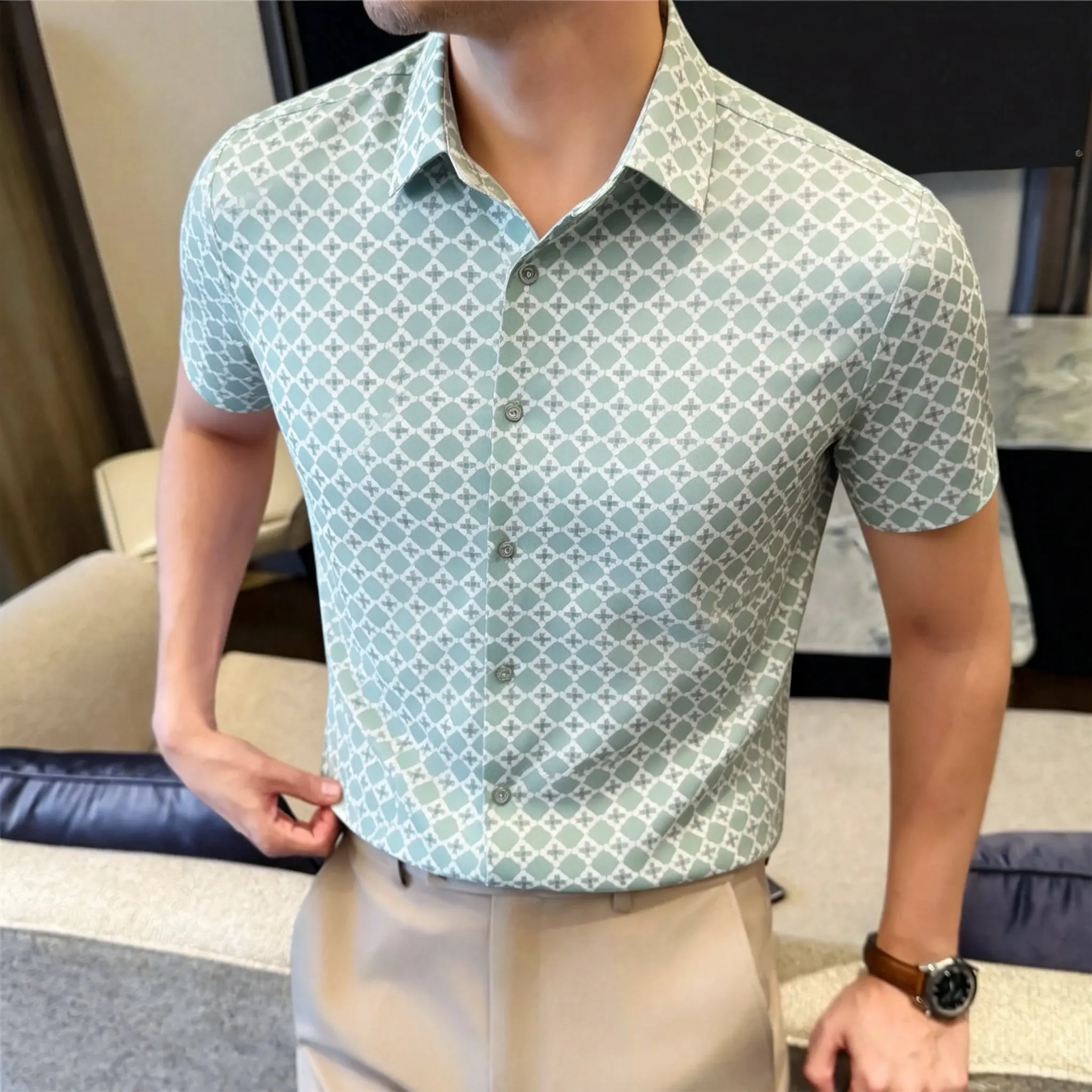 

Men Ice Silk Short Sleeved Printed Shirt Fashionable and High-quality Business Slimming Social Banquet Shirt Plus Size Clothing