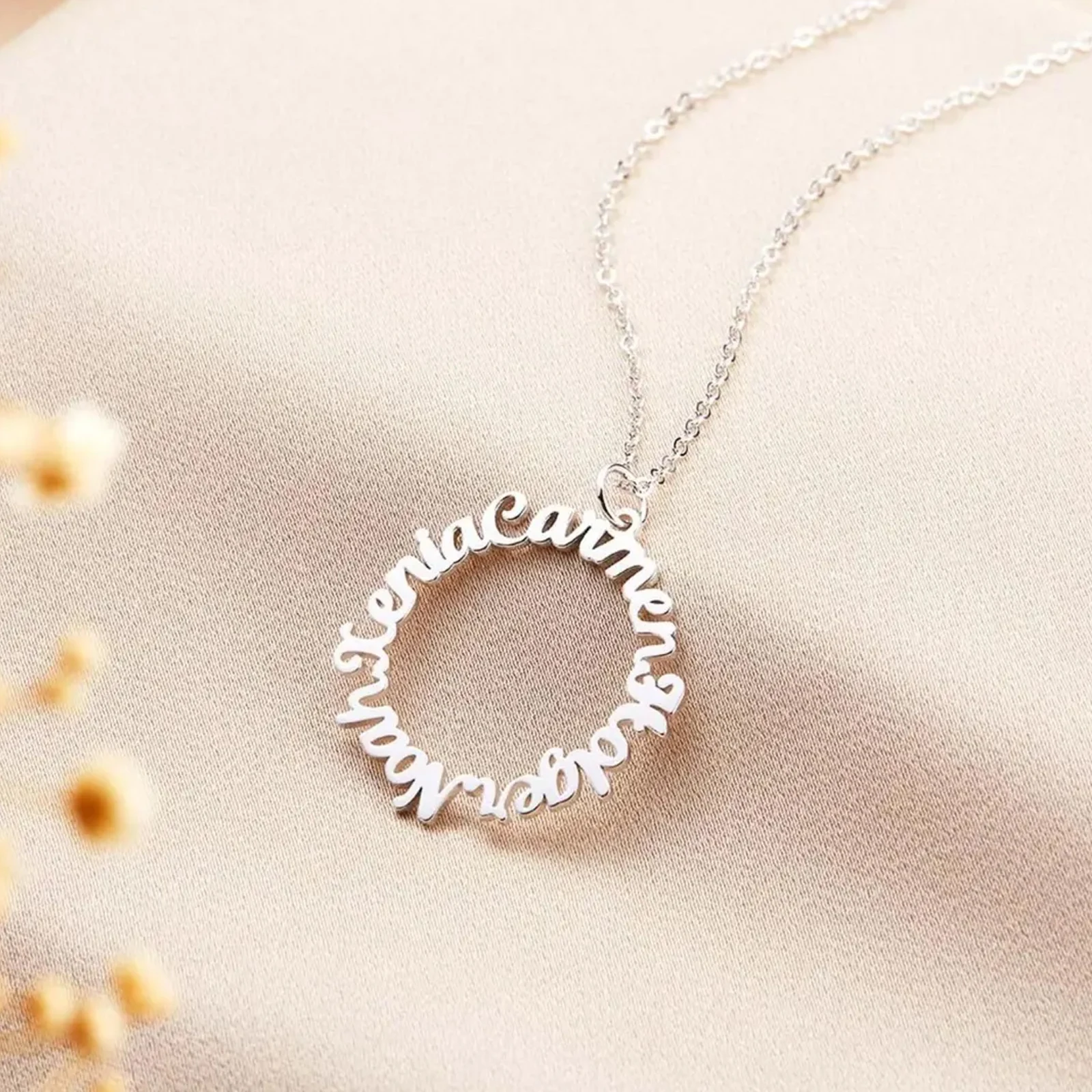 Lemegeton Personalized Name Necklace Circle Name Round Pendant Unique Mother Girlfriend Jewelry Customized Multiple Names Gifts