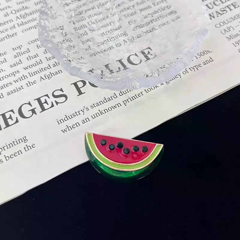 1Pcs Cute Enamel Watermelon Brooch With Rhinestone Seed Details Gold Trim Perfect For Summer Outfits Daily Wear