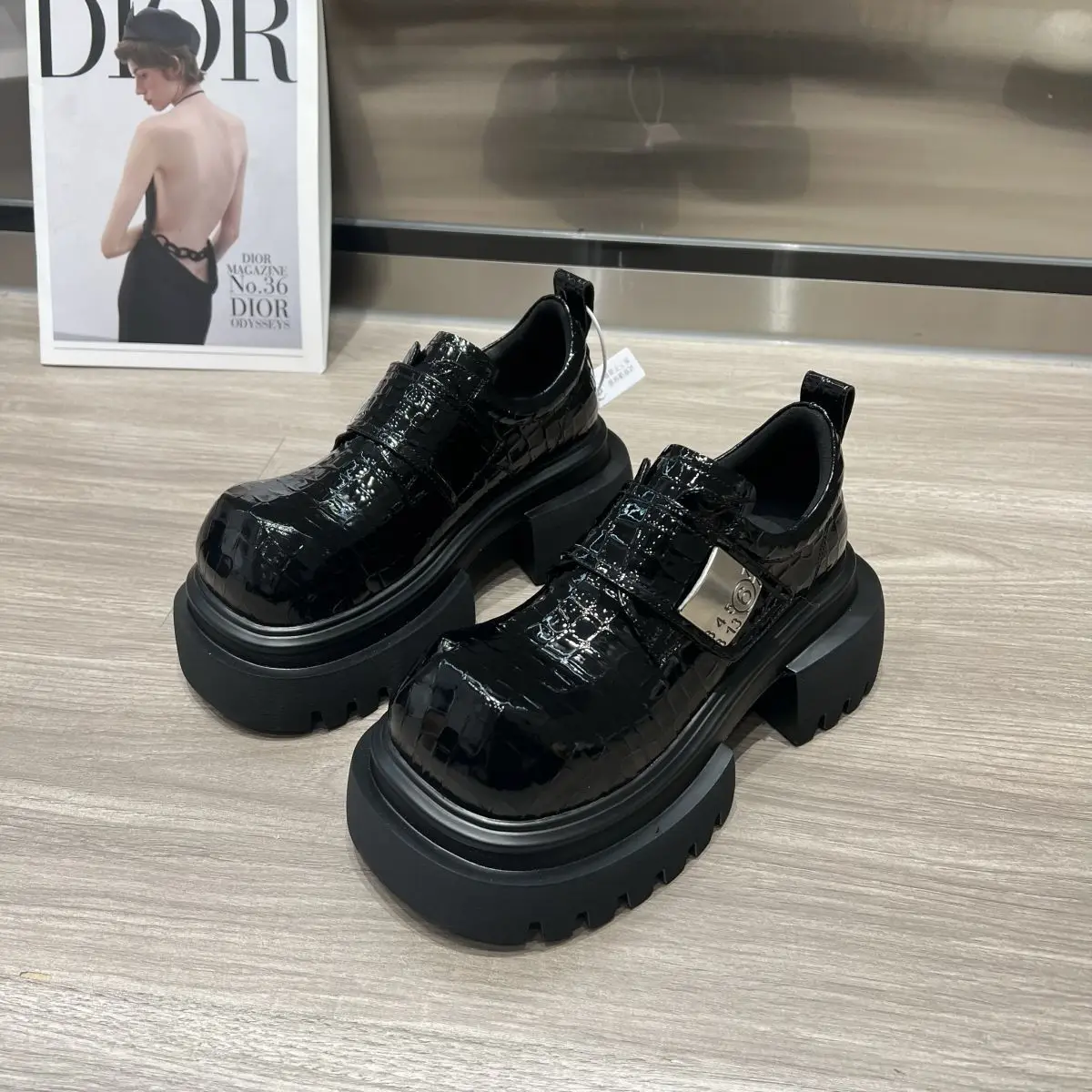 

Women's 2026 Autumn Loafers British Style Square Toe Platform Heighten Metal Buckle Leather Shoes