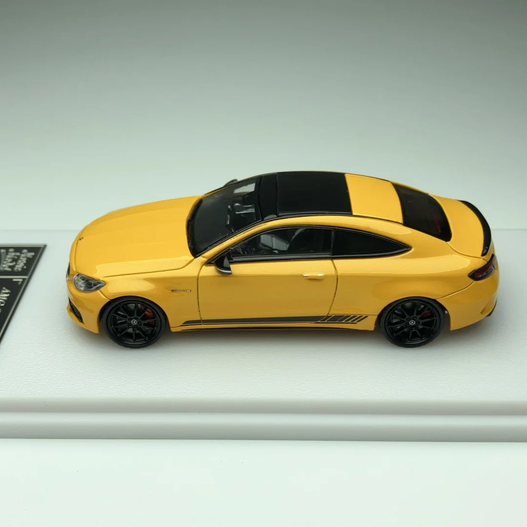 

Howie Model HM 1:64 MB C63s W205 Coupe Yellow Diecast Model car Limited Alloy
