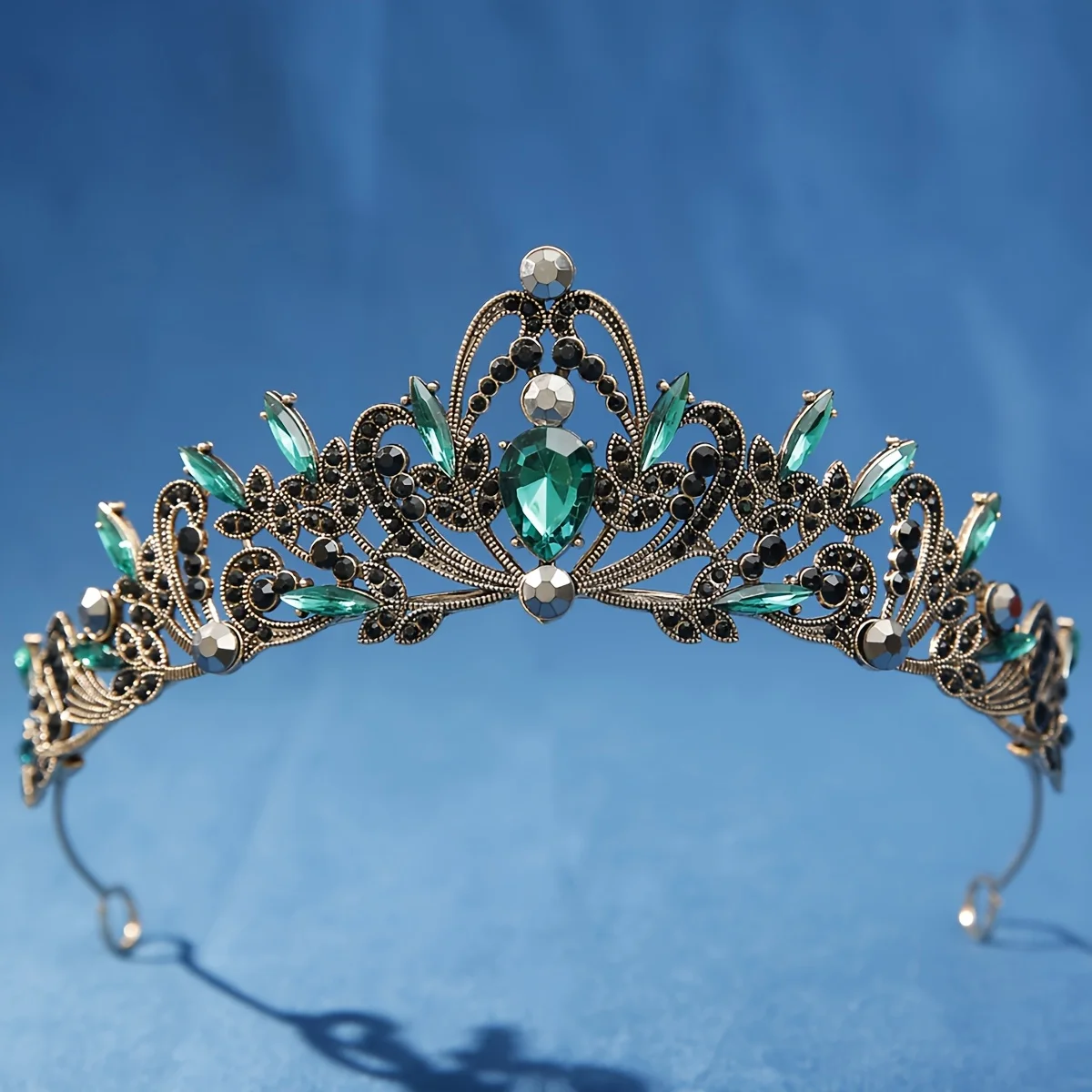 1 PC Elegant European And American Style Golden-plated Bridal Crown Headpiece With A New Design For The Bride