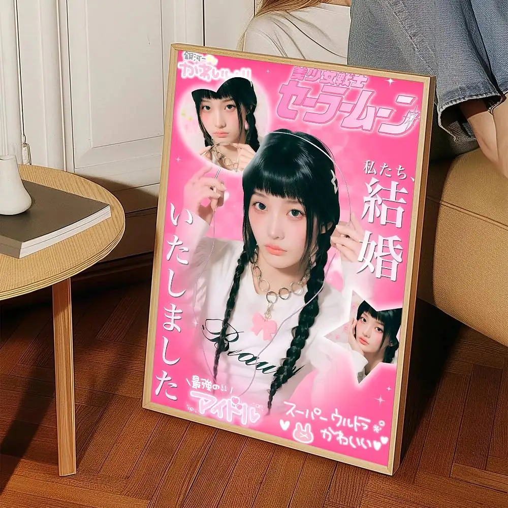 Musik Koreanisches Kpop I-illit Klassisches Anime-Poster Selbstklebender Kunst-Wasserdichter Papieraufkleber Kaffeehaus Bar Zimmer Wanddekoration – Detail 11