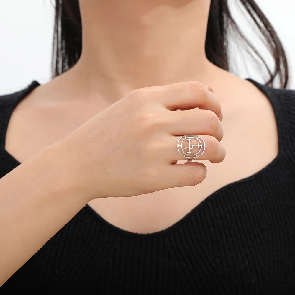 Dawapara الكلاسيكية سيجيل من ليليث الدائري الثلاثي القمر المرأة خاتم الفولاذ المقاوم للصدأ باقان الويكا تميمة الأساطير المجوهرات