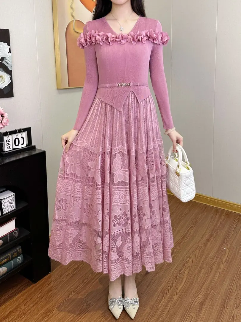 

Miyake Pleated Fashionable Temperament High-end Lace Dress Big Swing Skirt Waist Cinching Slimming Autumn and Winter New Dress