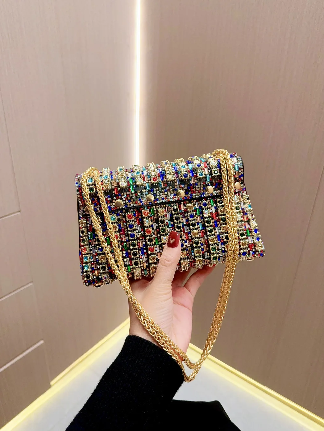 

2024 Luxury Design Diamond Embedding Dinner Small Square Bag Single Shoulder Crossbody Underarm Bag Full Diamond Party Wallet