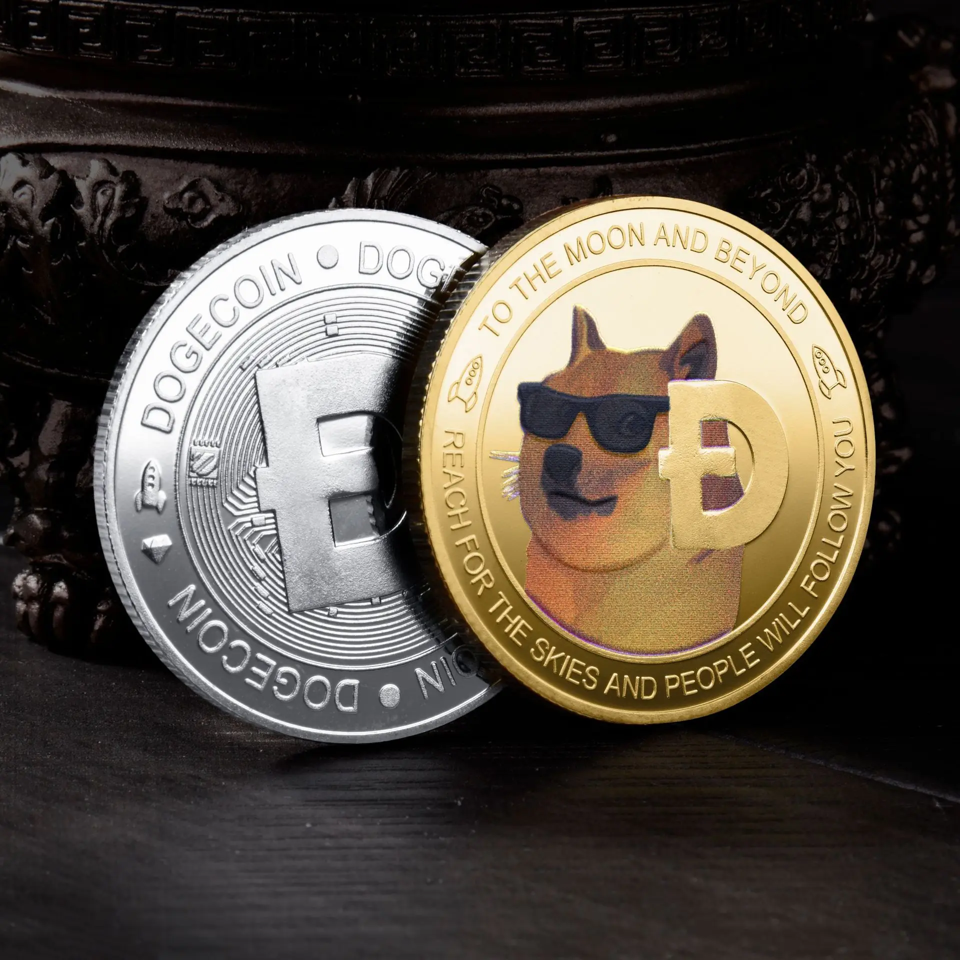 Dogecoin pièce de souvenir plaquée argent doré à collectionner à la lune et au-delà de la pièce commémorative de crypto-monnaie physique