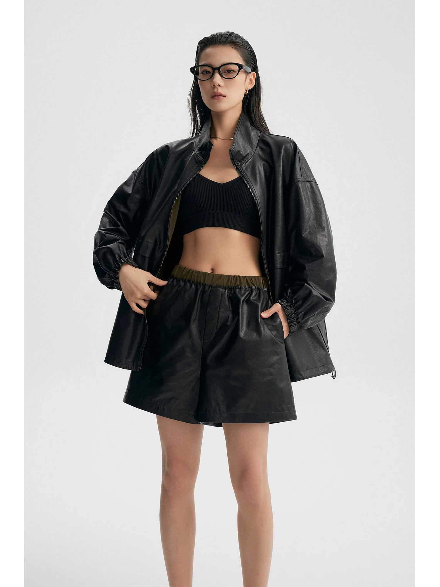 

Комплект из роскошной двусторонней куртки и шорт из натуральной овчины Owyee, необработанной, для повседневной носки, приталенный крой, для молодежи