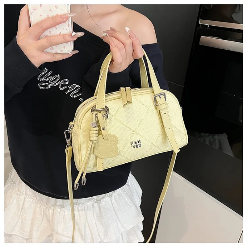 

Модная модная женская пригородная сумка с элегантным ремешком через плечо и однотонным винтажным дизайном