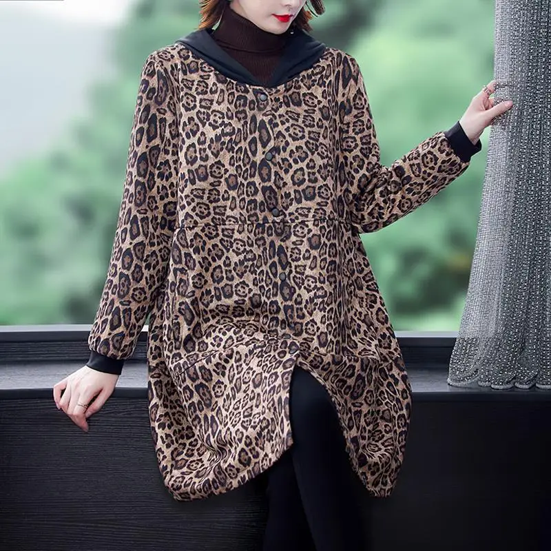 Imagem -04 - Cardigan Midi com Capuz Leopardo Impresso Manga Comprida Grossa Retalhos Soltos Cabolsas de Botão Moda Outono e Inverno Novo 2023