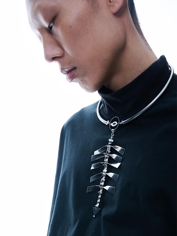 2024 جديد صناعة ثقيلة للغاية العمود الفقري قلادة سبيكة Cyberpunk نمط الرجال والنساء مجوهرات حفلة هدية