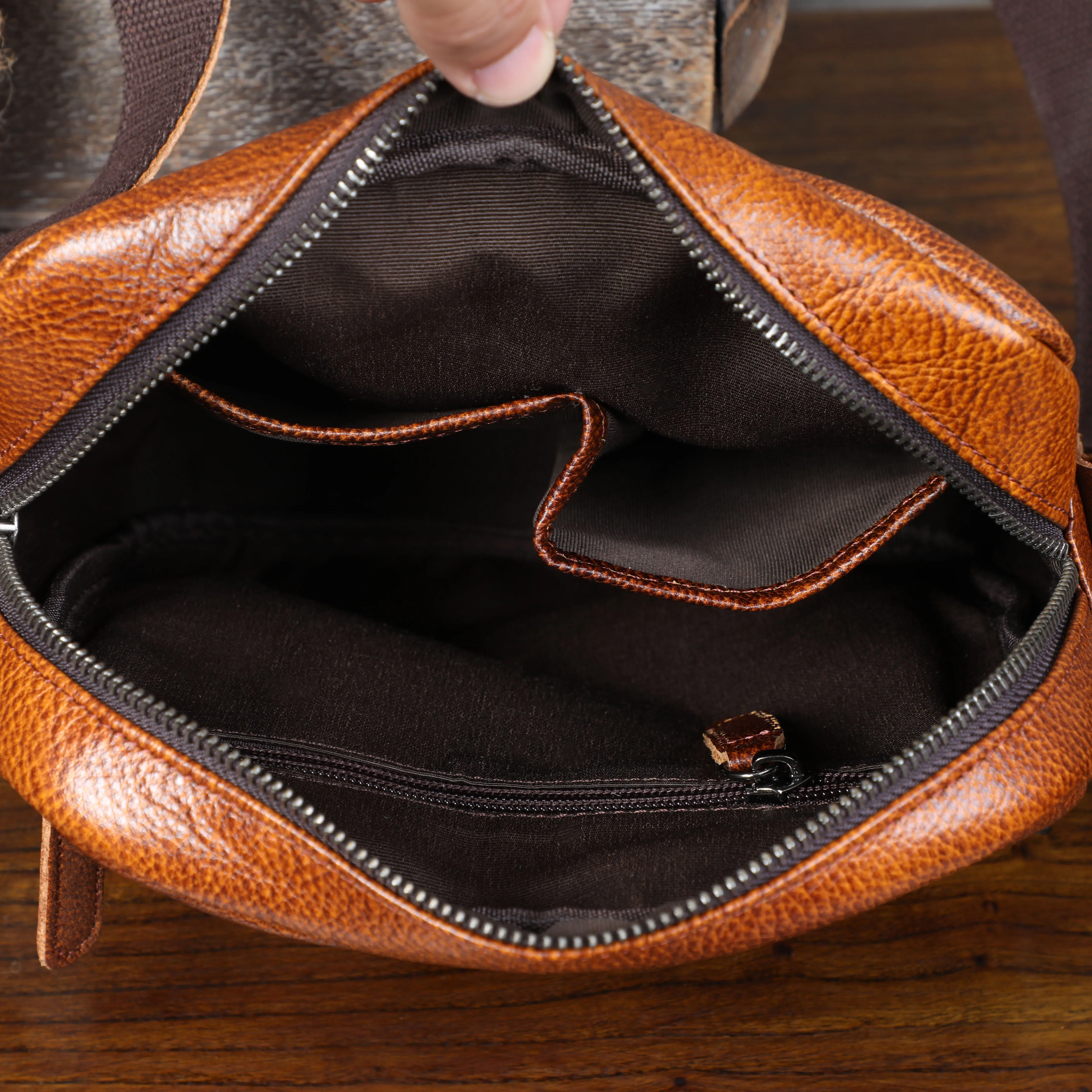 Vintage Echtleder Herren-Umhängetaschen Handgefertigte Crossbody-Messenger-Taschen für Männer Handy & Schlüssel – Detail 17