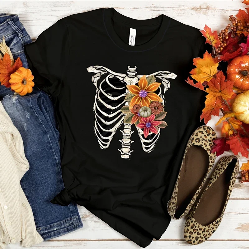 Halloween Woman T-shirts Grow Through Flower Spine Skeleton Graphic Tee Vintage Floral Skeleton Spine Printed Halloween T-shirt