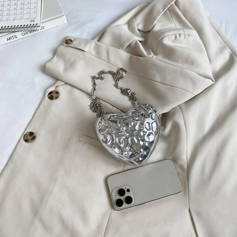 Heart Bag Women Famous Brands Luxury Clutch Female Wedding Evening Party Purse Makeup Shoulder Bags Gold Chain Wallet Sac 2024