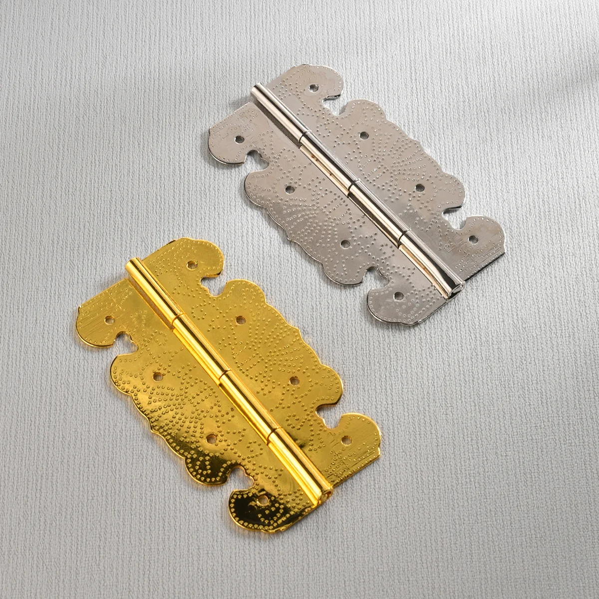 New Chinese Decoration Building Materials Aluminum Alloy Hinge Specifications 67*38MM Silver Nail.