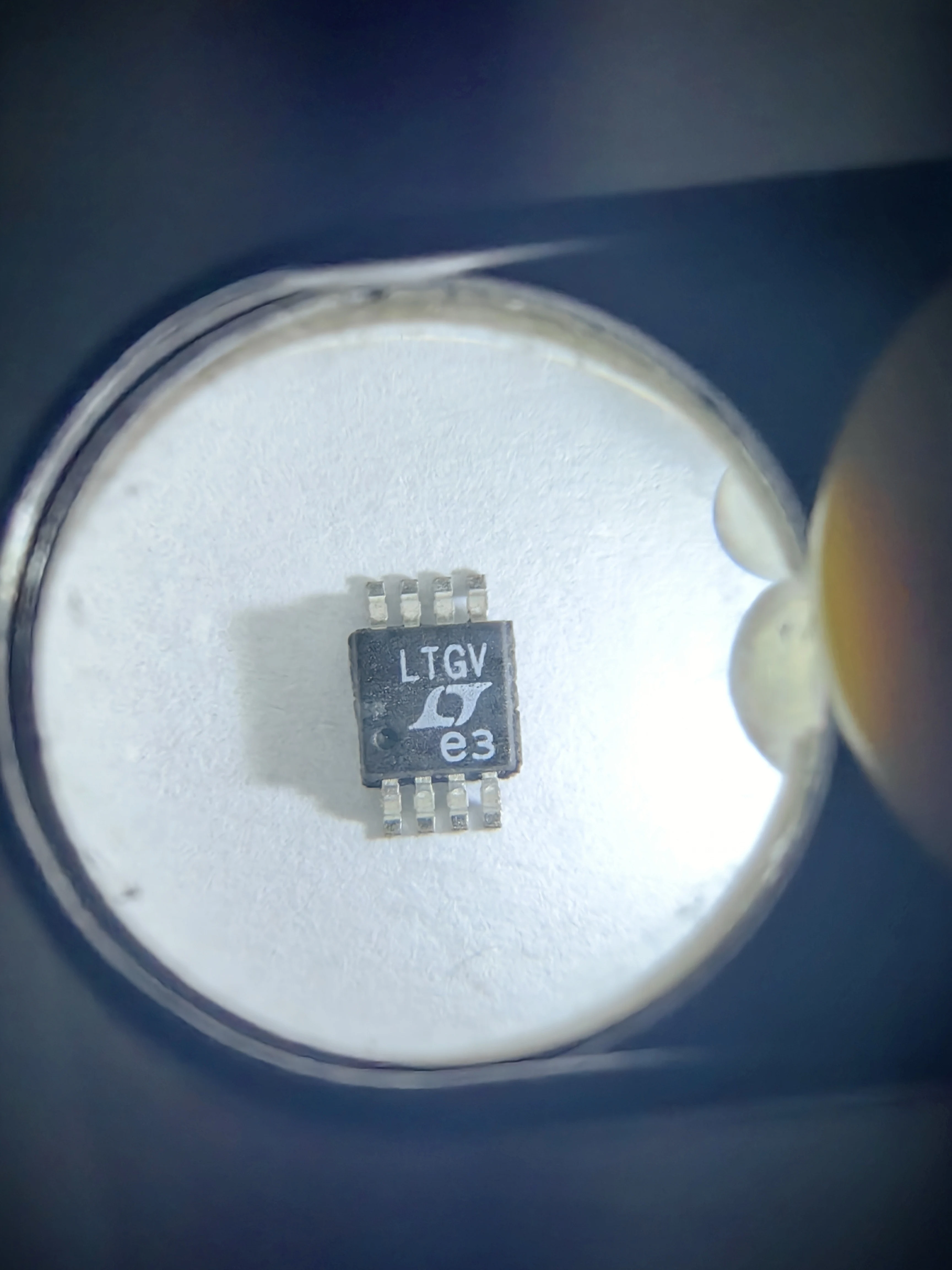 LTC1682CMS8 LTC1682CMS8-5 LTC1682IMS8 LTC1682IMS-5 LTC1682CS8 LTC1682 - Bombas de carga Doubler com regulador linear de baixo ruído