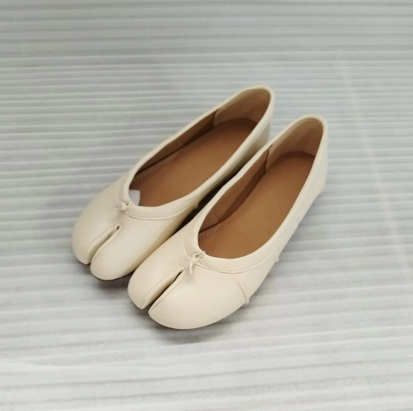 Echte Leder Tabi-Toe Ballerinas für Damen mit chinesischem Knoten, weiche Slip-On-Flachschuhe zum Gehen – Detail 30