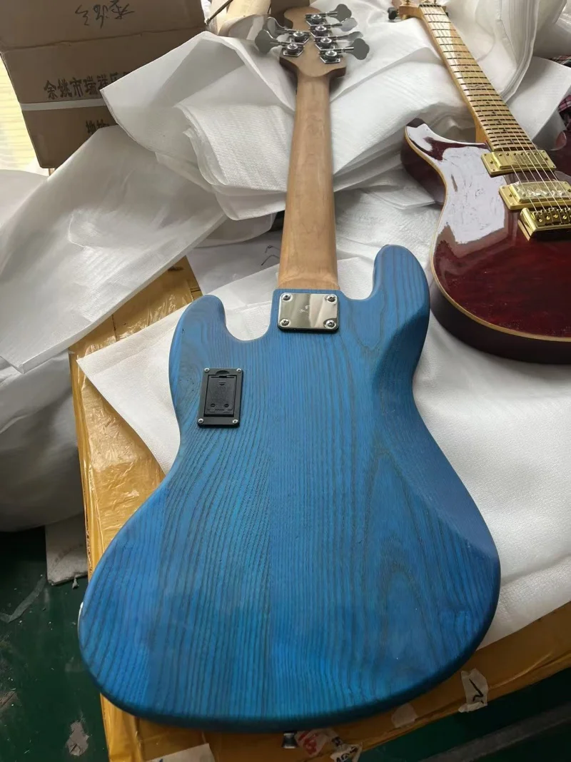 High quality 6-string electric bass，Roasted maple neck，Silver hardware，Active electronics，Live photos, free shipping view 4