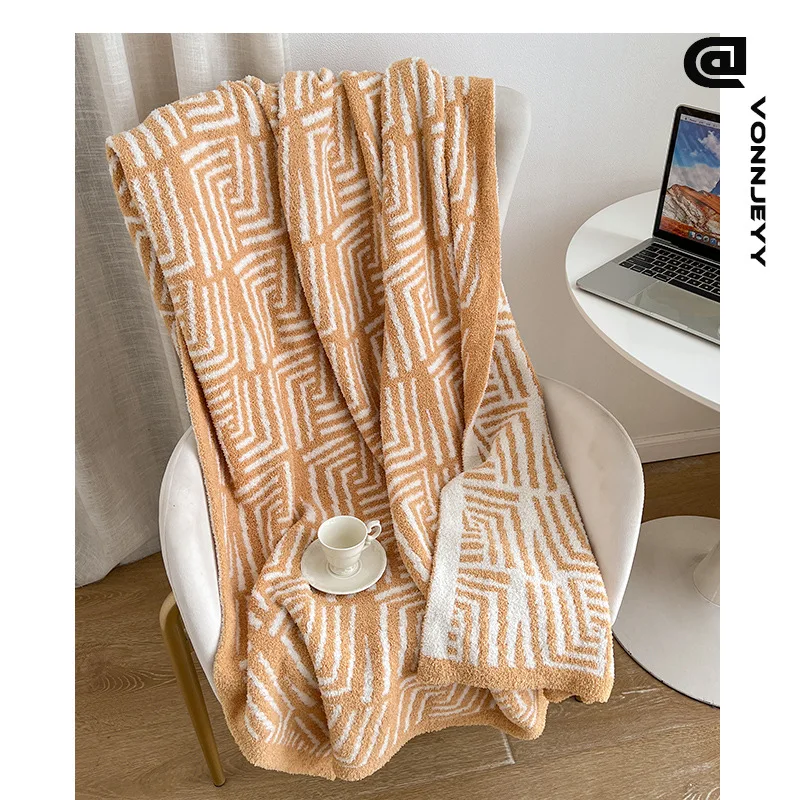 

2024 New Thickened Warm Hollow Pattern Half Down Casual Blanket Lunch Break Indoor Blanket Warm Shawl