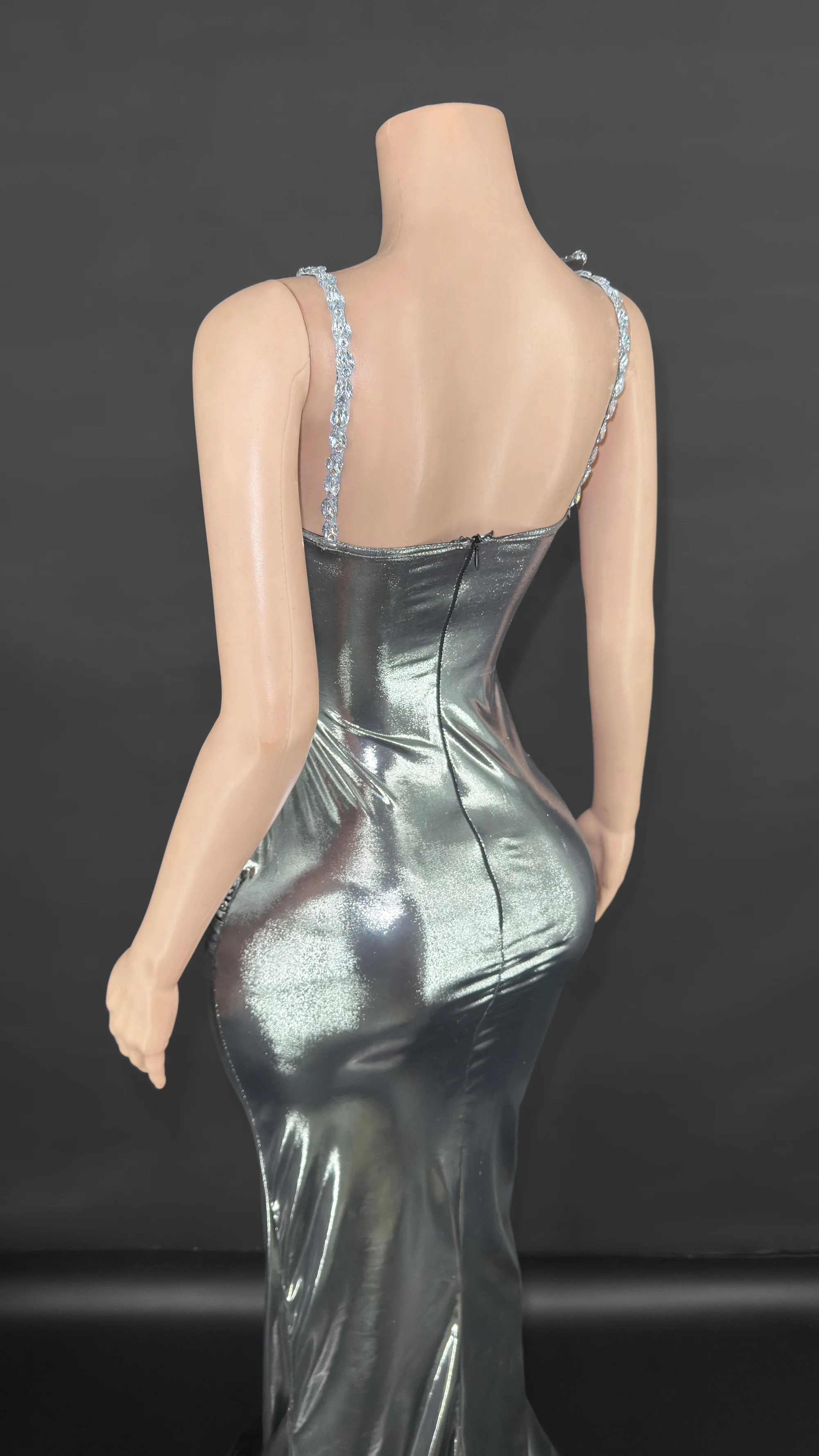 ZD Abito da sera da donna con cut-out metallizzato argento di lusso – Abito sexy a sirena aderente con volant monospalla e finiture scintillanti