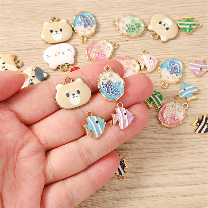10 Stück niedliche, gemischte Emaille-Anhänger in Tierform (Katze, Fisch, Schmetterling) zum Basteln von Halsketten, Ohrringen, Armbändern, DIY-Bastelarbeiten, Schmuck und Geschenken – Detail 2