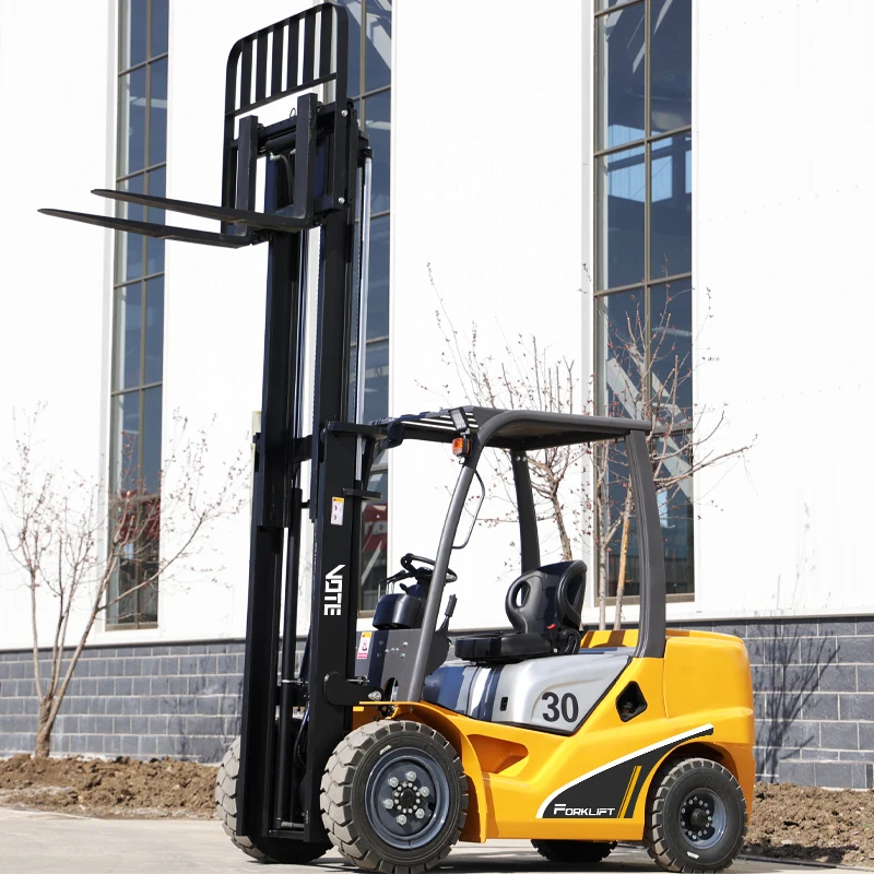 VOTE Carrello elevatore fuoristrada Carrelli elettrici a quattro ruote per tutti i terreni Attrezzatura per la movimentazione di camion da 3 tonnellate Carrello elevatore diesel applicabile