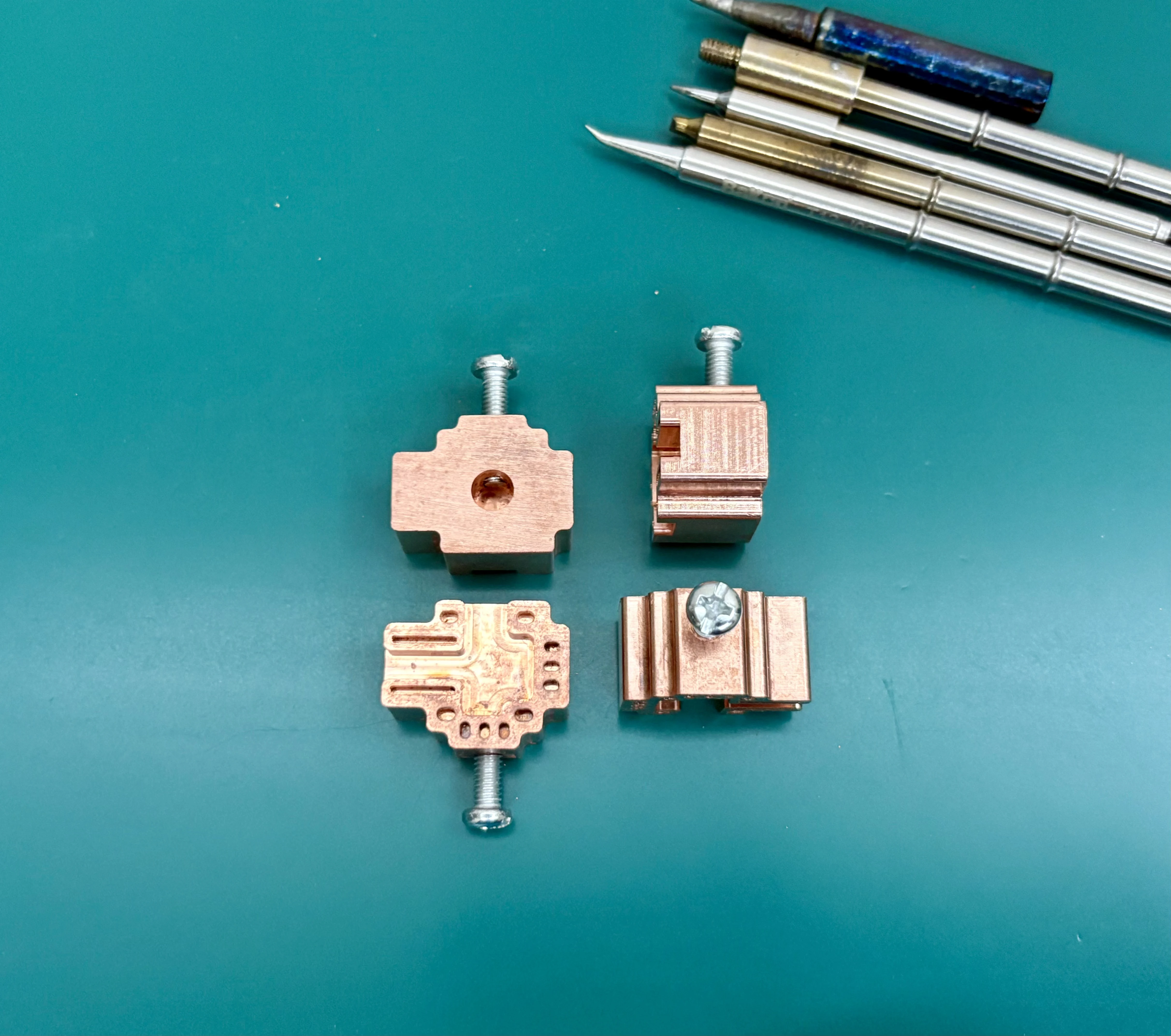 Handheld heating core for use with PS5, PS4, Xbox, and Switch Pro decompression tools