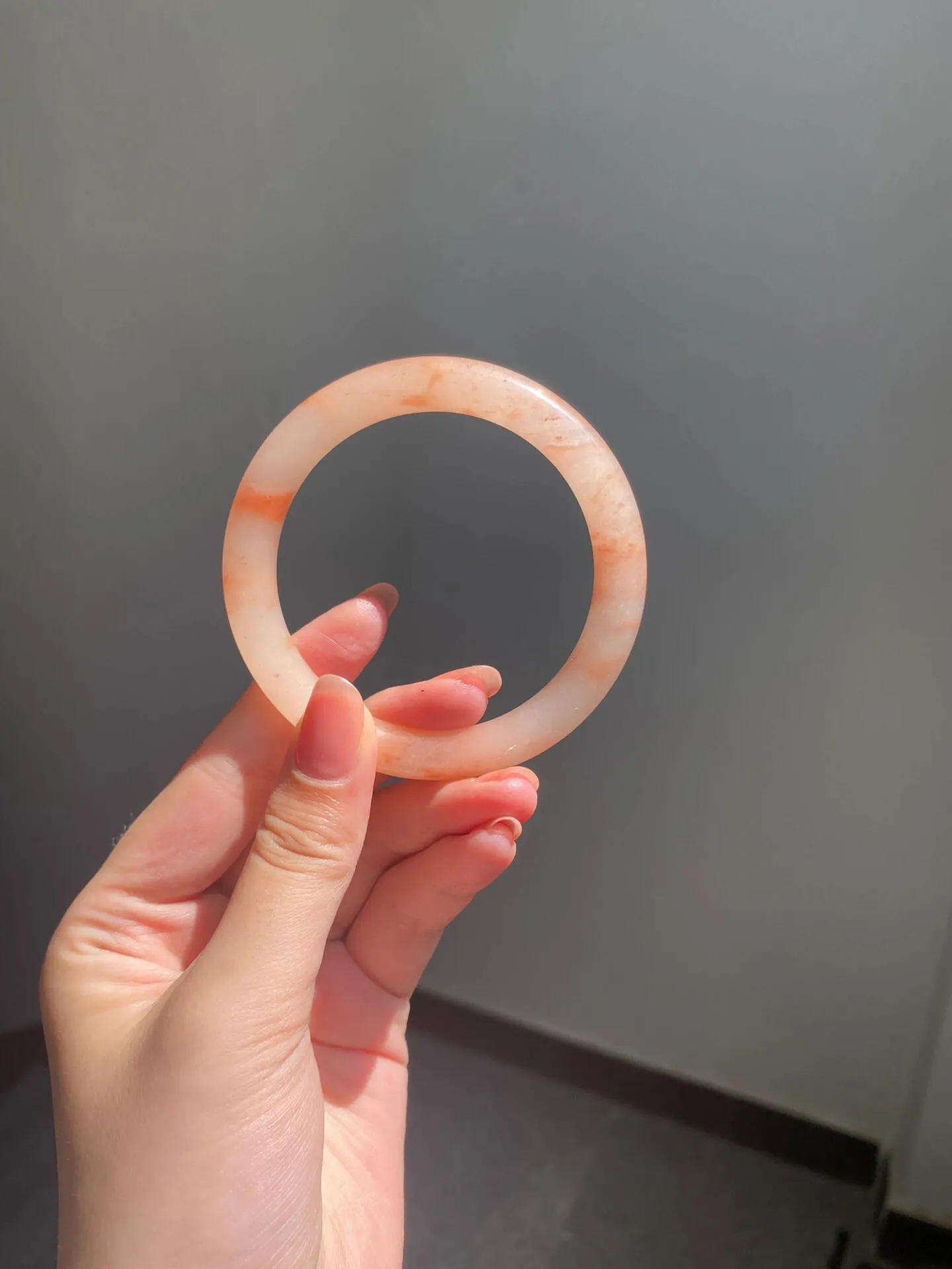 Xinjiang natural pink peach blossom brewed gold silk jade bracelet women's ice seed thin round strip
