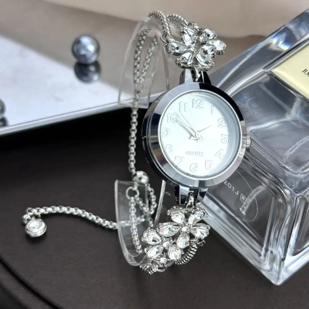 Exquisite Women's Bracelet Watch Luxury Vintage Flower Quartz Wristwatch Decorative Drawstring Design Vintage Female Clock Women