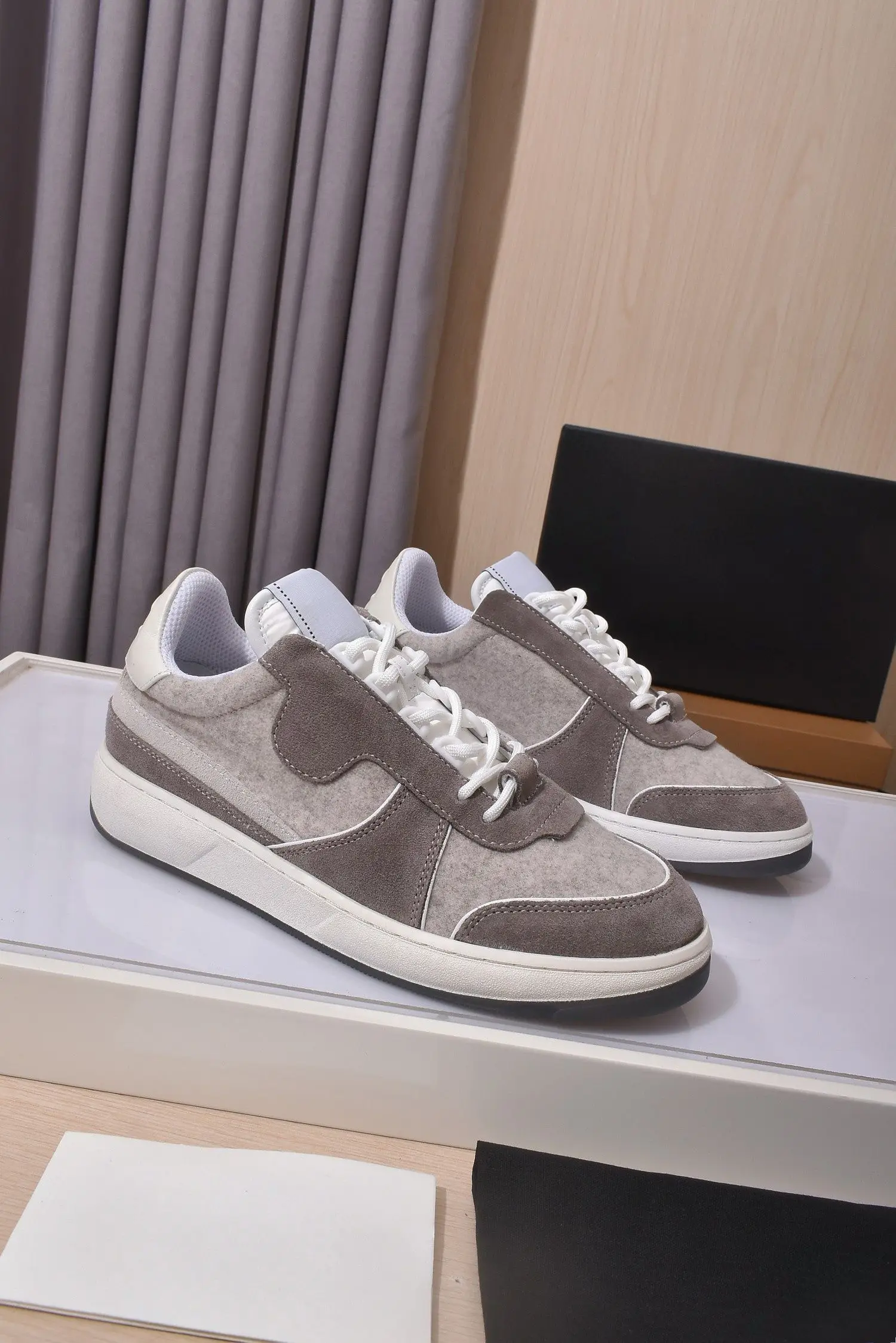 Heavy Duty Outsole Unisex Skate Sneakers Canvas Upper Lace Up Casual Board Shoes Non Slip Flat Sole Durable Construction Fashion Street Couple Footwear Men Women Daily Outdoor Wear