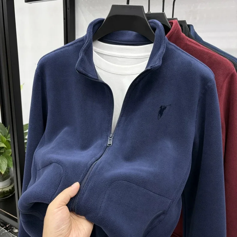 Luxuriöse Plüsch-Winterjacke mit Stehkragen für Herren, Designer-Marke, Pony-Stickerei, Modischer und Bequemer Reißverschluss-Mantel – Detail 18