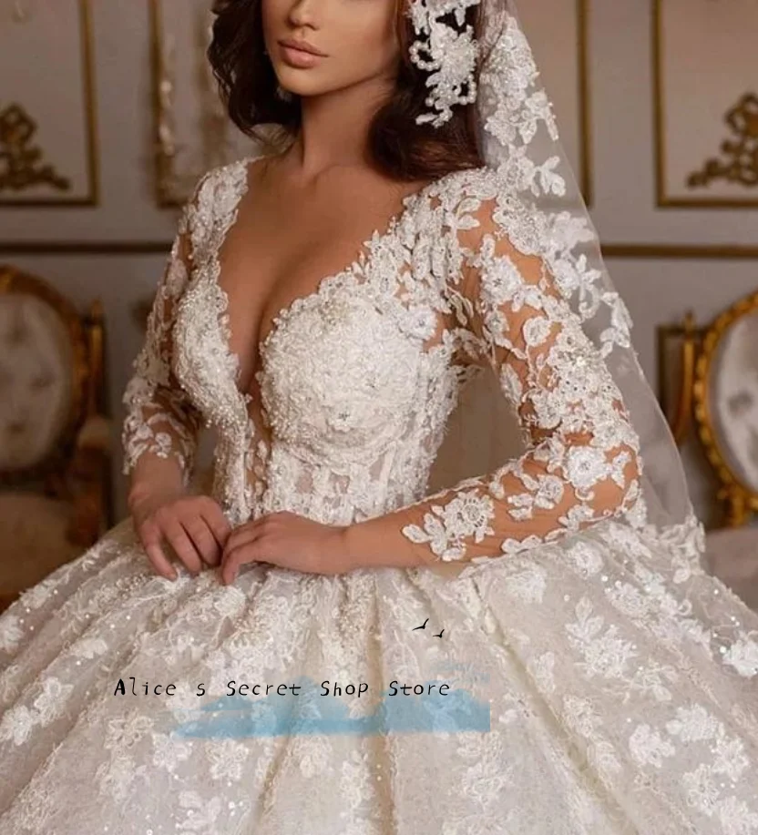 Luxury And Exquisite Appliques Wedding Dress A-Line V-LineLong  Sleeve Bridal Gown For Women/Plus Size Bespoke Dress  For Women