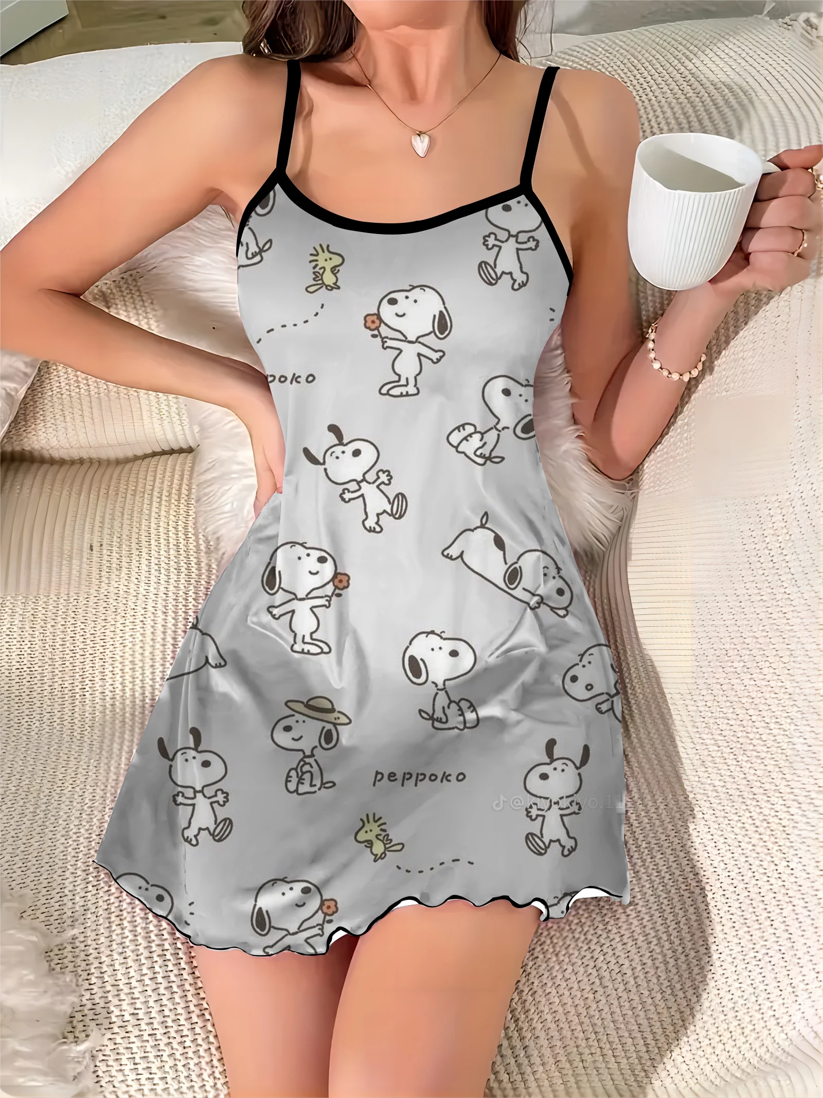 Sexy Dress Lettuce Trim Crew Neck Elegant Dresses for Women Pajama Skirt Snoopy Satin Surface Fashion Summer 2024 Chic Mini Trim