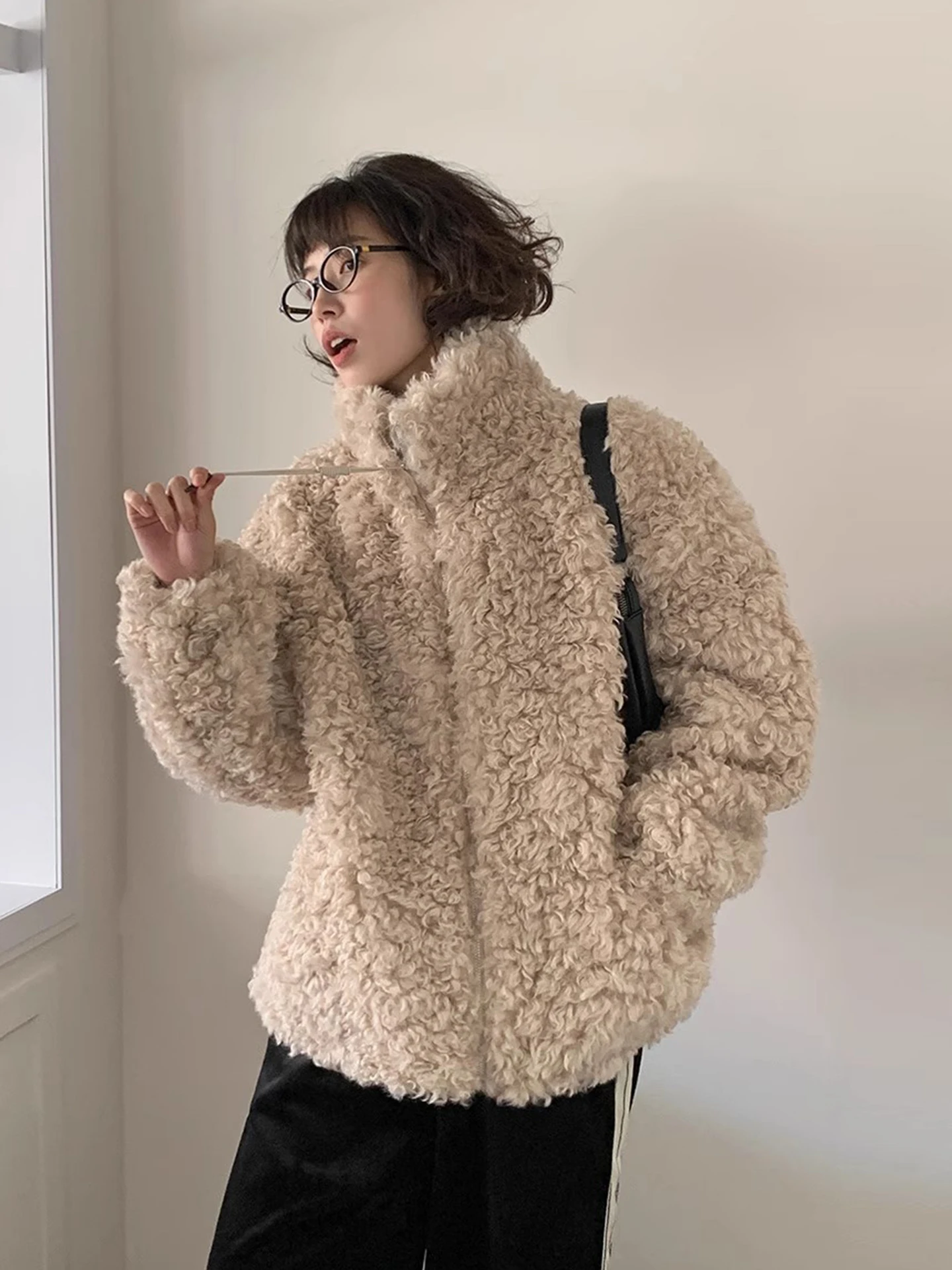 

Clothland женская стильная куртка из искусственного меха на молнии с длинным рукавом цвета хаки черная женская повседневная верхняя одежда зимние пальто Mujer CB261