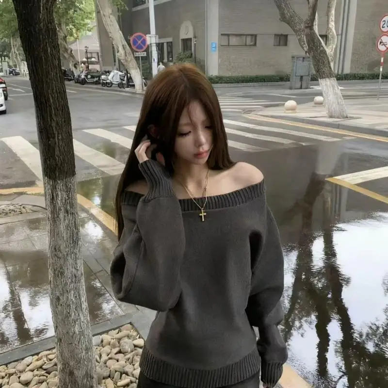 Korean Retro Relaxed Style Sophisticated Gray Off-shoulder Sweater Loose Off-shoulder Knit Top For Women Autumn